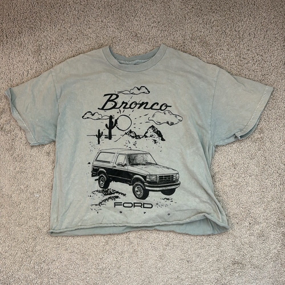 Women’s Ford Graphic Tee Bundle - Picture 2 of 12